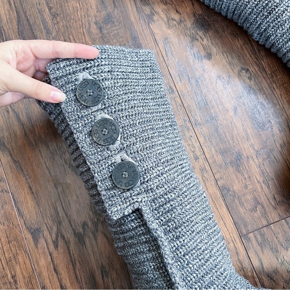 UGG • Cardy II Boot grey ribbed knit sweater triple button fold over slouch - Picture 4 of 16